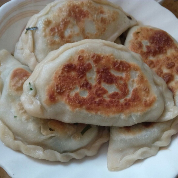 金黄酥软·筱~9手作烫面韭菜盒子——春天的第一口鲜香成果照纪实